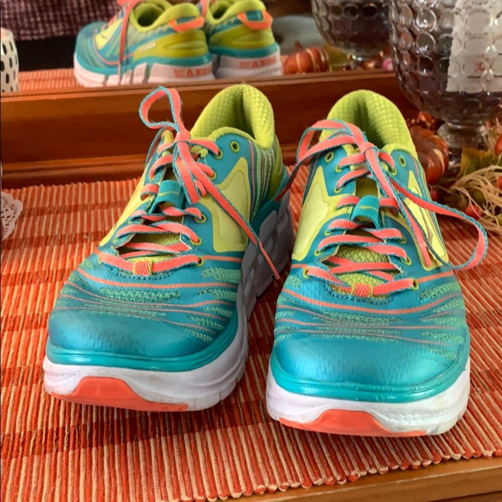 Hoka one one vanquish women’s size 9